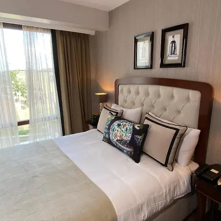 Hotel Four Doors 3*