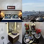 Hotel Four Doors