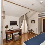Hotel Four Doors 3*