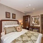 Four Doors Hotel