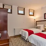 Hotel Four Doors 3*