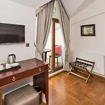 Four Doors Hotel 3*